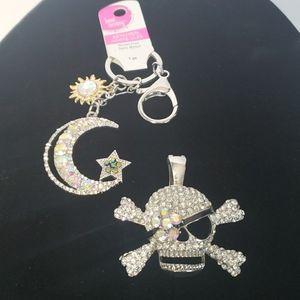 Rhinestone Keychain& Skull Pendent